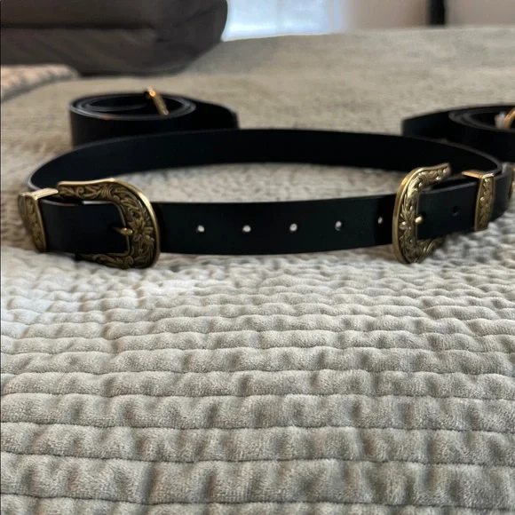 Bundle of Belts - Picture 5 of 5